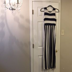 Navy & white striped sleeveless dress M